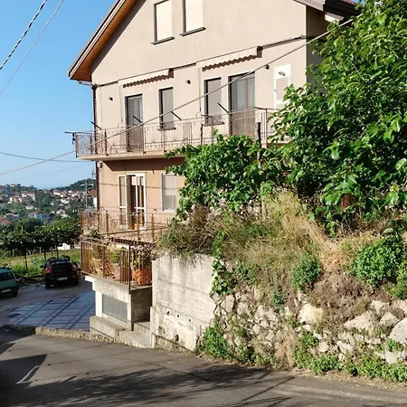 Dafne 住宿加早餐酒店 阿杰罗拉