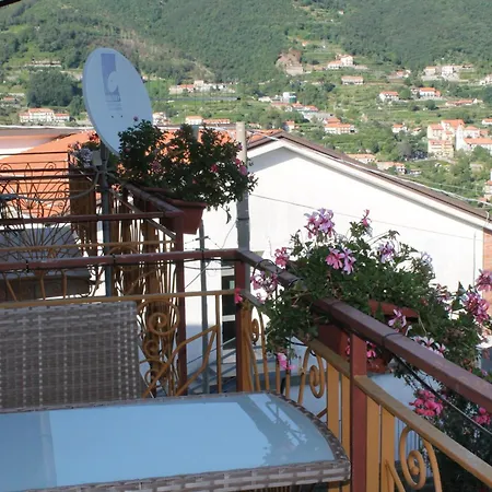 Dafne Bed & Breakfast 3*