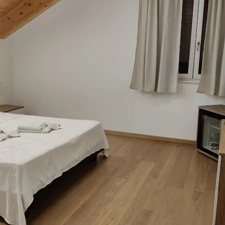 Dafne Frühstückspension 3*